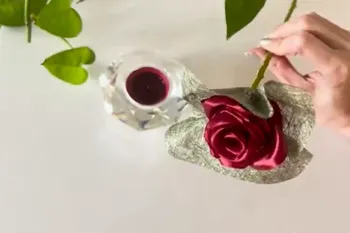 ساخت یک گل رز زیبای ساتن هدیه ی ساده وخاص