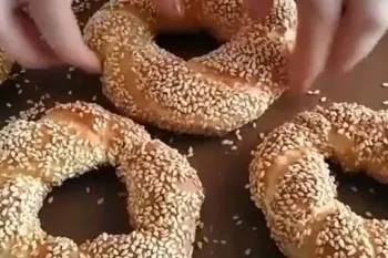 طرز تهیه نان سیمیت ترکیه با دستور اصلی بسیار راحت و خوش بافت!