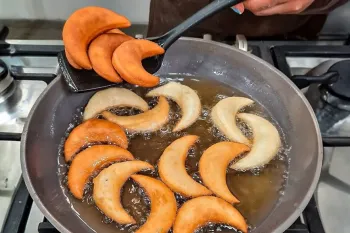 یک عصرونه فوری و جذاب فقط با ۱عدد تخم مرغ / شیرینی تابه ای خوشمزه و آسان