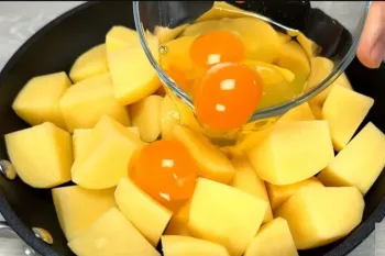 هروقت سیب زمینی رو اینجوری درست میکنم به طرز حیرت آوری مورد استقبال اعضای خانواده قرار می گیره!!!