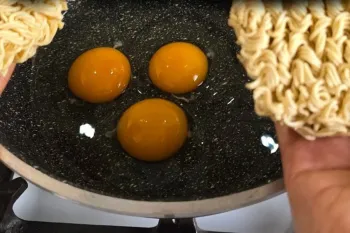 نودل ساده با ترفند رستورانی درستش کنی معتادش میشی!