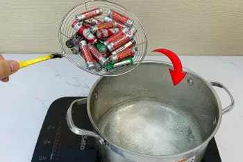 راز شگفت انگیز جوشاندن باتری های قدیمی!