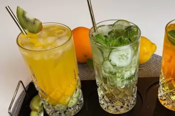 دستور تهیه سه مدل شربت مجلسی شربت کیوی و پرتغال شربت خیار و سکنجبین شربت سکنجبین و زعفران!