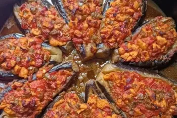 با یک گوشت سینه مرغ و دو تا بادمجان عروسی به پا کن / برای چهار نفر یک دل سیر ضیافتی به پاکن
