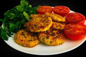 کتلت مرغ بخارپز با طعمی متفاوت / ولی رژیمی و خوشمزه سرخ شده