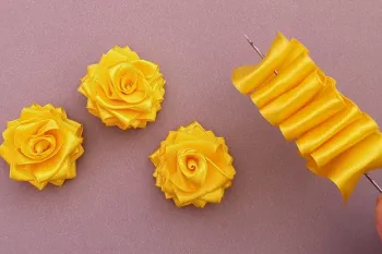 آموزش ساخت گل های روبانی برای تزئین لباس!