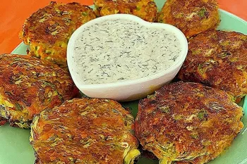 تخم مرغ با کدو مخلوط کنید این کوکو رژیمی آنقدر خوشمزس که تقریبا هر شب انرا میپزم!