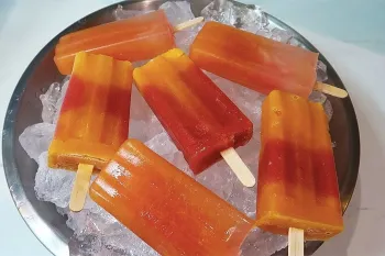 طرز تهیه بستنی یخی بستنی چوبی به سبک قدیم دوران بچگی سالم و آسون!