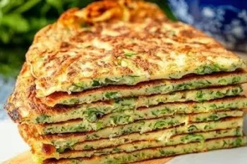 تخم مرغ رو متنوع درست کن یکم اسفناج داری ؟ آرد ذرت چه طور؟ کرپ سبزیجات با پیاز درست کنیم ؟