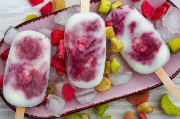 دستور تهیه دو مدل بستنی رژیمی خیلی بهتر از بستنی معمولی!