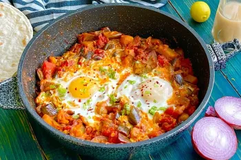 طرز تهیه یک غذای ایرانی ساده و خوشمزه با بادمجان / واویشکا بادمجان بدون گوشت