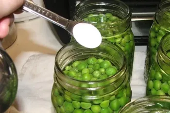 طرز تهیه کنسرو نخود فرنگی / روش نگهداری نخود فرنگی