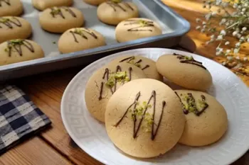 طرز تهیه شیرینی دو آرد مجلسی ترد در ۲۰ دقیقه!