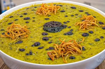 هر چقدر ازش بخوری سیر نمیشی اینقدر که لذیذ و خوشمزس / ماش و قمری اصفهان