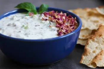 تا بحال ماست و خیار با سیب خوردی ؟! ، خاص ترین و خوشمزه ترین ماست و خیاری که میشه درست کرد