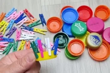 ابداعات جالب با درب پلاستیکی و نی های ریز!