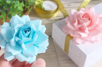 آموزش ساخت گل رز کاغذی برای تزئین هدیه!