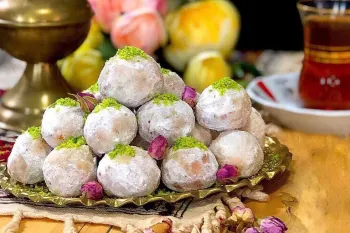 طرز تهیه قطاب یزدی و شیرینی اصیل ایرانی با طعم بهشتی!