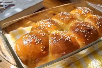 خوشمزه ترین نان پنیری که فوق العاده ساده و راحت!