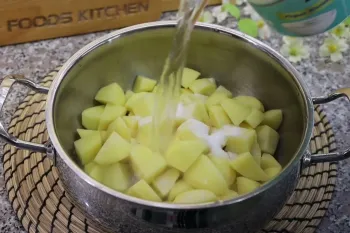 با یکم پوره سیب زمینی به نظرت میشه یک غذای درست و حسابی خوشمزه و خوشگل درست کرد!