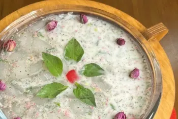 آب دوغ خیار خنک و تابستونی یه غذای ساده و خوشمزه برای روزای گرم!