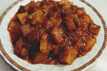 این بادمجان مازندرانی رو هرچی بخوری سیر نمی شه من هفته ی دو بار می پزم!
