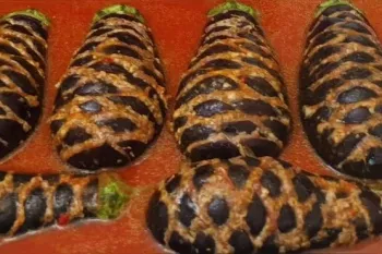 طرز تهیه بادمجون شکم پر با گوشت چرخکرده خوشمزه و ساده و با طرح لوزی شکل خوشکل!