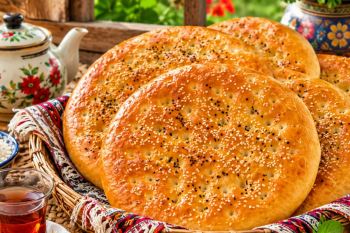 نان برنجی گیلانی (لاکو)؛ دستور پخت اصیل نان محلی شمال با عطر دل انگیز شالیزارهای گیلان