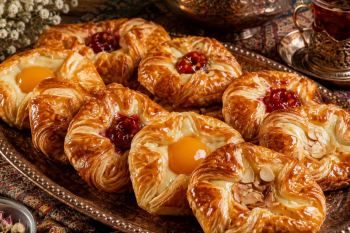 طرز تهیه شیرینی دانمارکی با خمیر هزارلا آماده؛ شیرینی بازاری در کمترین زمان