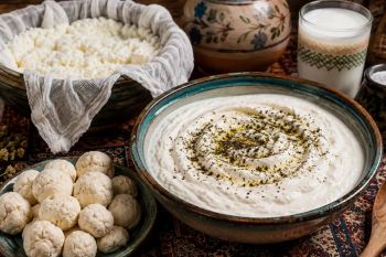 کشک چطور درست می شود؟ طرز تهیه کشک خانگی با دوغ یا ماست؛ سالم، غلیظ و خوش طعم