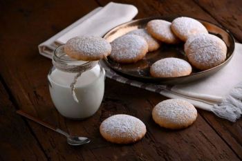 طرز تهیه کلوچه با شیر خشک؛ شیرینی خانگی خوش عطر مثل قنادی ها