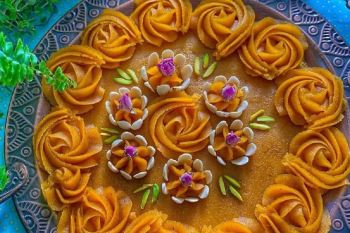 طرز تهیه حلوا نشاسته؛ حلوای لطیف و خوش رنگ با عطر زعفران و گلاب