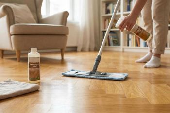 نحوه تمیز کردن پارکت بدون آسیب رساندن به آن؛ ترفندهای ساده برای درخشندگی و افزایش عمر کف پوش