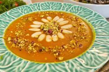 طرز تهیه حلوای خرمالو مجلسی؛ حلوایی خوشرنگ، خوش عطر و لطیف با طعم پاییزی