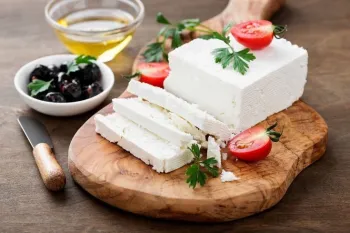 ۱۰ پنیر جذاب که قبل از مرگ باید امتحان کنی!