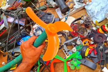 چگونه با استفاده از فن موتور DC و پنل خورشیدی ایده های فوق العاده بسازیم!