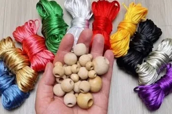 میشه ببینی با مهره های چوبی و کاموا چی کار کردم؟!