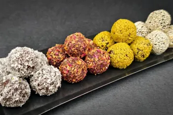 دیگه نگران شکر نباش،خرما بار شیرینی خوشمزه و سالم در چند دقیقه،بدون فر و همزن بهترین گزینه مدارس!