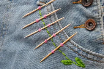 2 ترفند خلاقانه برای خودتان که شلوار جین های خسته کننده را به هنر تبدیل می کند!