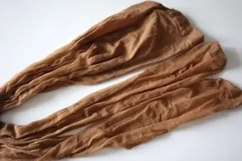 یک زن تایلندی به من یاد داد که جوراب شلواری های قدیمی را دور نیندازم!