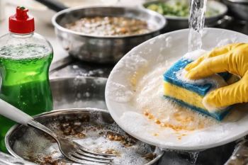 مایع ظرفشویی خانگی ارزان و کف دار؛ با چند ماده ساده برای شست وشوی روزمره