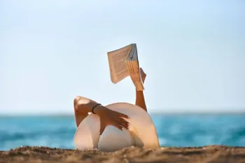کتاب هایی با حال وهوای زنانه برای روزهای گرم تابستان!