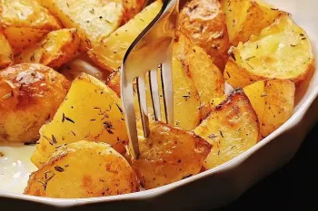 به این روش آسان سیب زمینی را در سرخ کن بدون روغن سرخ کنید و لذت ببرید !