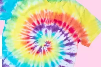 به همین راحتی تیشرت قدیمی رو رنگ کن و یه تیشرت جدید درست کن !