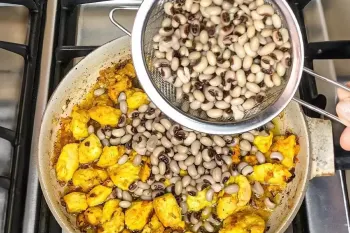 دستور پخت پلو لوبیا چشم بلبلی متفاوت و خوشمزه !