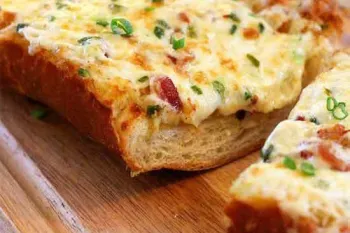 طرز تهیه نان پیازچه، یک میان وعده سالم و مقوی !