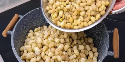 آموزش شستن توت سفید