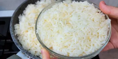 روی برنج آب جوش