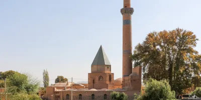نطنز کجای ایران است