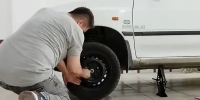 اگر وسط جاده پنچر